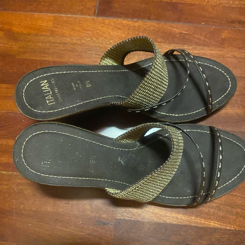 Wedge sandals